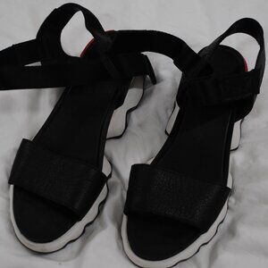 Sorel Kinetic Y-Strap Sandals - size 10M